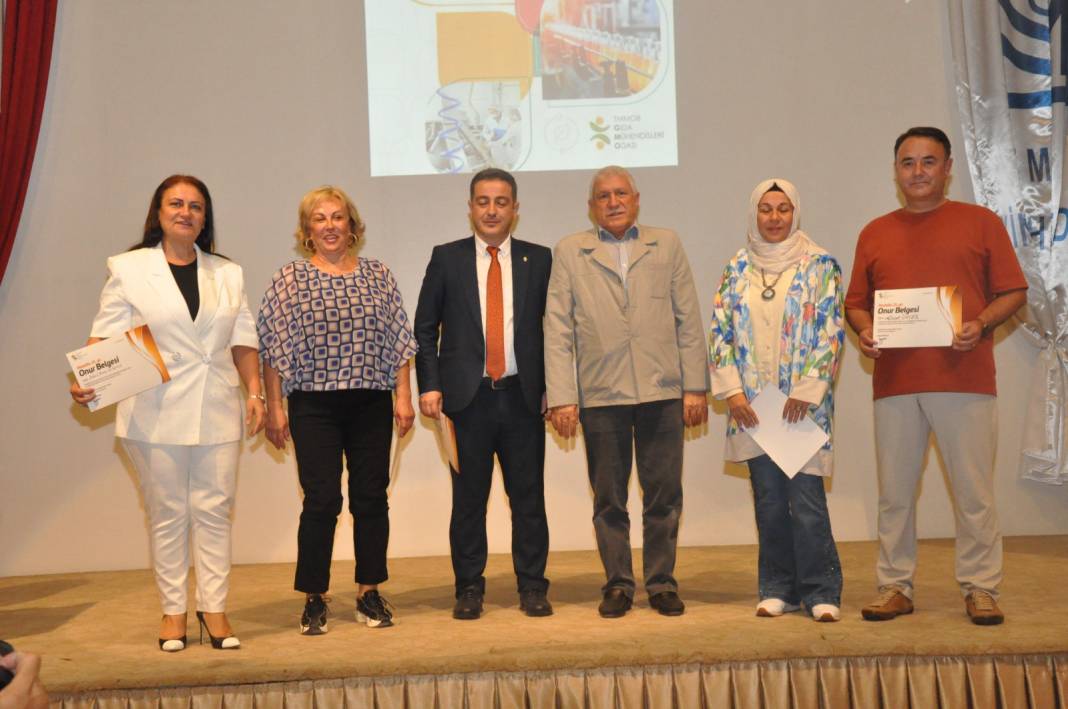 25 yılını dolduran üyelere onur belgesi verildi 3